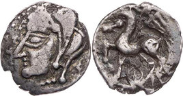 GALLIEN BITURIGES CUBI
 AR-Quinar 1. Jh. v. Chr. Vs.: Kopf n. l., Rs.: Pferd n. l., oben Messer-Ornament, unten Punktkreis DT 3436 var.; LT -; Slg. F...
