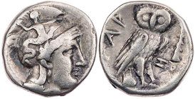 KALABRIEN TARENT
 AR-Drachme 302-228 v. Chr., unter Xo(r...) Vs.: Kopf der Athena mit Skyllahelm n. r., Rs.: TAP, Eule steht n. r., Kopf v. v., recht...