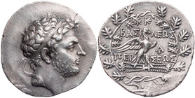 MAKEDONIEN, KÖNIGREICH
Perseus, 179-168 v. Chr. AR-Tetradrachme 170-168 v. Chr. Pella oder Amphipolis Vs.: Kopf mit Diadem n. r., Rs.: Adler steht mi...