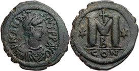 BYZANZ
Anastasius I., 491-518. AE-Follis 512-517 Constantinopolis, 2. Offizin Vs.: D N ANAST-SIVS PP AVC (!), gepanzerte und drapierte Büste mit Perl...
