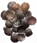Lot, byzantinische Münzen Spätbyzantinische Trachea, überwiegend Manuel I. Komnenos, weitere Stücke von Isaakios II., Alexios III., Andronikos II. 24 ...