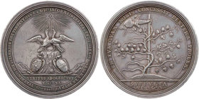 KÖLN STADT
 Silbermedaille 1724 v. A. Vestner, Nürnberg Auf die Goldene Hochzeit von Jacob Meinertzhagen und Sarah le Brun, Vs.: zwei Adler auf Felse...