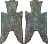 CHINA ZHOU-DYNASTIE, 1122-221 v. Chr.
Reich Zhao Spitzfuß-Spatengeld 350-250 v. Chr. Lin Ban, Maße: 55 x 29 mm Hartill 3.98 var. 6.83 g. ss
ex Slg. ...