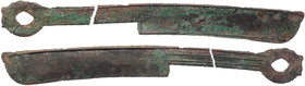CHINA ZHOU-DYNASTIE, 1122-221 v. Chr.
Reich Zhao Messergeld 300-250 v. Chr. Cheng Bai, L. 145 mm Hartill 4.64/65. 10.25 g. dunkelbraungrüne Patina, "...