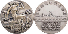 VERKEHRSWESEN SCHIFFAHRT
Frankreich Silbermedaille o. J. (1935) v. Pierre Turin, bei Monnaie de Paris Auf den Panzerkreuzer Dunkerque, Vs.: Nereide r...