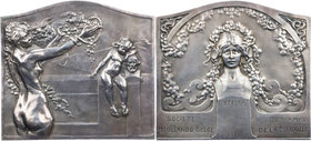 MEDIZIN UND SOZIALWESEN PATRONE DER MEDIZIN
 Silberplakette 1913 v. Jean Lecroart, bei Paul Fisch Vs.: nackte Hygieia steht an Asklepios-Altar und fü...