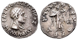 Bactria e Indogrecia. Menander I Soter. Dracma. 155-130 a.C. (Cy-3195 variante). Anv.: Busto diademado del rey a derecha, alrededor leyenda. Rev.: Pal...