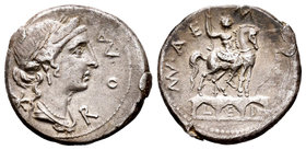 Aemilia. Denario. 114-113 a.C. Sur de Italia. (Ffc-103). (Craw-291/1). (Cal-73). Anv.: Cabeza laureada de Roma a derecha, detrás X, delante ROMA. Rev....