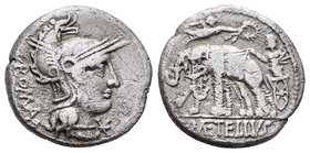 Caecilia. Denario. 125 a.C. Roma. (Ffc-203). (Craw-269/1). (Cal-279). Anv.: Cabeza de Roma a derecha, delante X, detrás ROMA. Rev.: Júpiter con haz de...