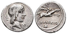 Calpurnia. Denario. 90-89 a.C. Roma. (Ffc-313). (Cal-311o). Anv.:  Cabeza laureda de Apolo a derecha, detrás símbolo y bajo el mentón letra A. Rev.: J...