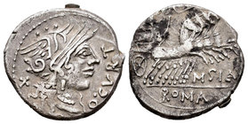 Curtia. Denario. 116-115 a.C. Norte de Italia. (Ffc-669). (Craw-285/2). (Cal-534). Anv.: Cabeza de Roma a derecha, detrás X, delante Q CVRT. Rev.: Júp...