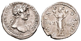 Adriano. Denario. 119-122 d.C. Roma. (Spink-no cita). (Ric-115). (Seaby-131). Rev.: P M TR P COS III, en campo AET AVG. Aeternitas sosteniendo las cab...