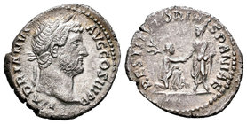 Adriano. Denario. 136 d.C. Roma. (Spink-3535). (Ric-327). (Seaby-1260). Rev.: RESTITVTORI HISPANIAE. Hispania arrodillada frente a Adriano. Ag. 2,58 g...