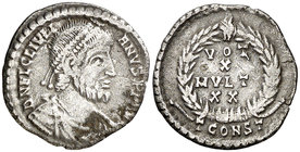 (361-362 d.C.). Juliano II. Arelate. Siliqua. (Spink 19126) (S. 148e) (RIC. 309). 1,61 g. Leve grieta. MBC-/MBC.