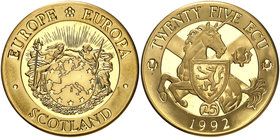 1992. Europa. Escocia. 25 ecu. (Kr.UWC. falta). 18,47 g. Bronce dorado. Unicornio y cruz de San Andrés. S/C.