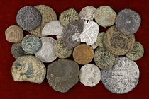 Lote de 26 monedas variadas, desde el mundo antiguo hasta el s.XIX. Algunas rotas. A examinar. RC/MBC.