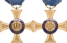 Orden deutscher Länder Preußen
Königlicher Kronen-Orden, Kreuz 4. Klasse Verliehen 1867-1918. Bronze vergoldet. 43 x 43 mm, 16 g (mit Band). Am Band ...