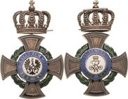 Orden deutscher Länder Preußen
Königlicher Hausorden von Hohenzollern, 1. Abt., Kreuz der Inhaber Verliehen 1861-1918. Silber. 56 x 37 mm, 18,7 g Nim...