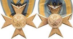 Orden deutscher Länder Preußen
Verdienstkreuz in Gold Verliehen 1912-1918. Silber vergoldet. 41 x 41 mm, 22,0 g (mit Band). Am Bogenband Nimmergut 24...
