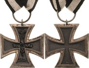 Orden deutscher Länder Preußen
Eisernes Kreuz 2. Klasse 1813, Reduktion 1840 Verliehen 1813, 1840. Eisen geschwärzt, Silber. 34,5 x 34,5 mm, 9,2 g. A...