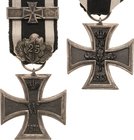 Orden deutscher Länder Preußen
Eisernes Kreuz 1870, 2. Klasse mit Jubiläumsspange 25 und Wiederholungsspange für 1870/71 mit Jahreszahl 1914 Verliehe...