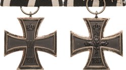 Orden deutscher Länder Preußen
Eisernes Kreuz 1914, 2. Klasse Verliehen 1914-1924. Eisen geschwärzt/Silber. 42 x 42 mm. Band über eine trapezförmige ...
