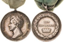Orden deutscher Länder Sachsen-Coburg und Gotha
Silberne Medaille für Kunst und Wissenschaft Verliehen 1858-1893 (F. Helfricht) Silber. 23,5 g, 10 g ...