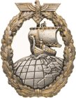 Orden des Dritten Reiches
Hilfskreuzer-Kriegsabzeichen Verliehen 1941-1945. Feinzink vergoldet. 57 x 43,5 mm, 30 g. Auf der Nadel Herstellerpunze L/1...