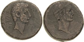 Imperatorische Prägungen
Octavian 44-27 v. Chr Bronze 38 v. Chr, unbekannte Italische Münzstätte Für C. Julius Cäsar. Kopf des Octavian nach rechts, ...