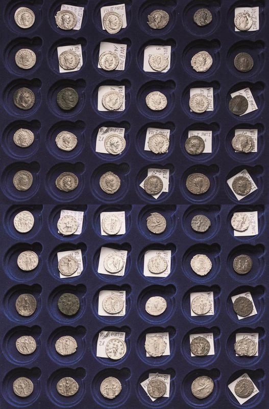 Römische Münzen
Lot-120 Stück Interessante Sammlung der Münzen der Soldatenkais...