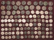 Römische Münzen
Lot-113 Stück Interessantes Lot antiker Münzen der römischen Kaiserzeit von Augustus bis zur Spätantike. Zum Teil sehr gute Erhaltung...