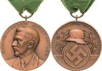 Drittes Reich
 Bronzierte Weißmetallmedaille 1933 (unsigniert) Nationale-Erhebung-Wettschießen. Brustbild Hitlers halblinks / Hakenkreuz vor Schützen...