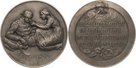 Erster Weltkrieg
 Eisengussmedaille 1915 (S. Burger-Hartmann) Auf die deutsche Frauenkraft. Kniende Rotkreuzschwester reicht einem verwundeten Soldat...
