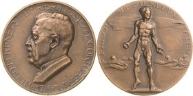 Slg. Joos - Medaillen, Plaketten, Abzeichen der Luftfahrt 1783-1945
 Bronzemedaille 1924 (D. Fahrner/Mayer & Wilhelm) Amerikafahrt "LZ 126". Brustbil...