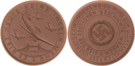 Slg. Joos - Medaillen, Plaketten, Abzeichen der Luftfahrt 1783-1945
 Braune Porzellanmedaille o.J. (1941) (Meißen) Flieger gegen England. Vier Sturzk...