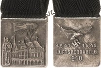 Slg. Joos - Medaillen, Plaketten, Abzeichen der Luftfahrt 1783-1945
 Zinkplakette 1943. Luftsperrabteilung 210. Ansicht des Bremer Roland mit Rathaus...