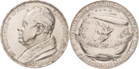 Luft- und Raumfahrt
 Silbermedaille 1929 (Karl Goetz) Auf den Konstrukteur des Luftschiffes LZ 127, Dr. Eckener und die Weltfahrt des Luftschiffes. B...