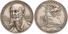 Medailleur Goetz, Karl 1875 - 1950
 Silbermedaille 1930. Tod des Großadmirals von Tirpitz. Brustbild halblinks / Adler mit Lorbeerkranz über Flagge i...