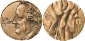 Personenmedaillen
Goethe, Johann Wolfgang 1749-1832 Bronzegussmedaille 1982 (Klaus Kowalski) 150. Todestag. Kopf nach links / Daphnes Verwandlung in ...