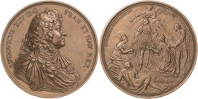 Frankreich
Ludwig XIV. 1643-1715 Große Bronzemedaille 1667 (unsigniert) Auf die Eroberung von Tournai und Courtrai. Geharnischtes Brustbild mit umgel...