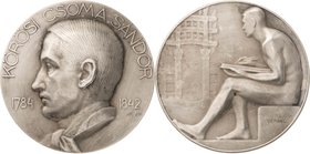 Ungarn
Medaillen Silbermedaille 1909 (L. Berán) Korösi Csoma Sándor. Brustbild nach links / Ein nackter Mann, auf einem Quader sitzend, schreibt in e...