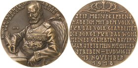 Bayern
Ludwig III. 1913-1918 Bronzegußmedaille 1918 (K. Goetz) Auf die Abdankung König Ludwigs III. von Bayern am 13. November 1918. Der König in Uni...