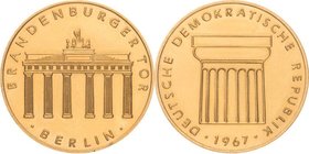 Berlin
 Goldmedaille 1967. Brandenburger Tor / Säule. 26,5 mm, 14,98 g. Ca. 900er Gold GOLD Stempelglanz