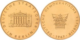 Berlin
 Goldmedaille 1967 (Münze Berlin) Staatsoper Berlin / Kapitell. 26,5 mm, 14,92 g. Ca. 900er Gold GOLD. Stempelglanz