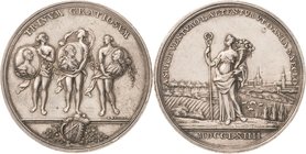 Sachsen-Kurlinie ab 1547 (Albertiner)
Xaver 1763-1768 Silbermedaille 1764 (Oexlein) Auf Sachsens Wohlstand. Drei Grazien stehen nebeneinander und hal...