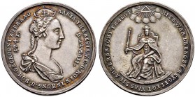KAISERIN MARIA THERESIA, 1740-1780 
 Medaillen Kaiserin Maria Theresias 
 Silbermedaille 1743. Auf ihre böhmische Krönung am 12. Mai 1743 in Prag. U...