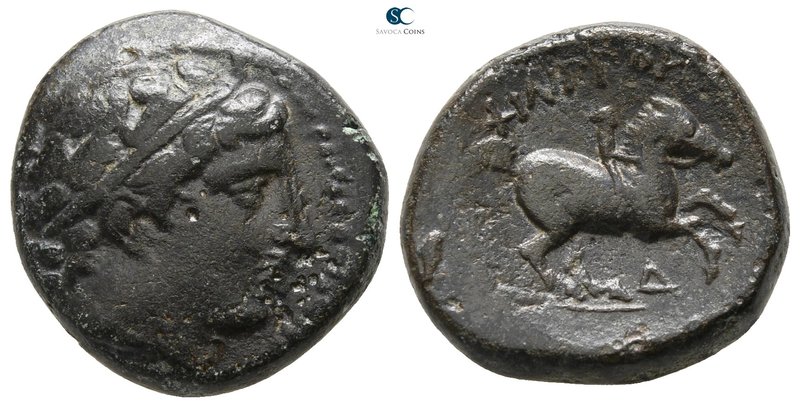 Kings of Macedon. Philip II of Macedon 359-336 BC. 
Unit Æ

17 mm., 6.85 g.
...