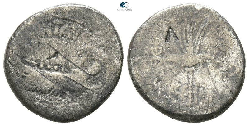 Marc Antony 32-31 BC. Military mint moving with M.Antony
Denarius AR

16 mm.,...