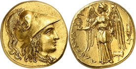 GRÈCE ANTIQUE
Royaume de Macédoine, Alexandre III le Grand, (336-323 av. J.C.). Statère d’or, Millet, frappé vers 323-319 av. J.C.
Av. Tête d’Athéna...
