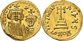 EMPIRE BYZANTIN
Constance II et Constantin IV (654-659). Solidus, Constantinople.
Av. Bustes accolés de face. Rv. Croix sur 3 degrès.
S. 959, Ratto...
